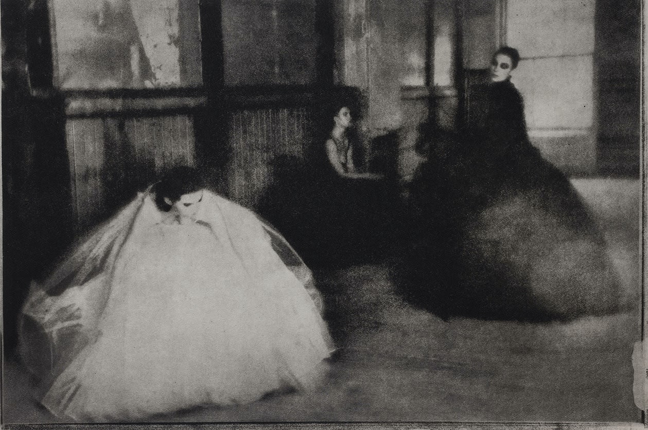 Traces of Transience: Fragility and Time