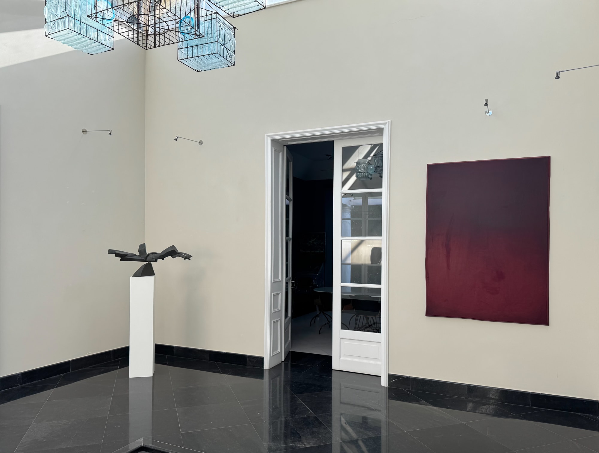 Form and color. A dialogue between artists