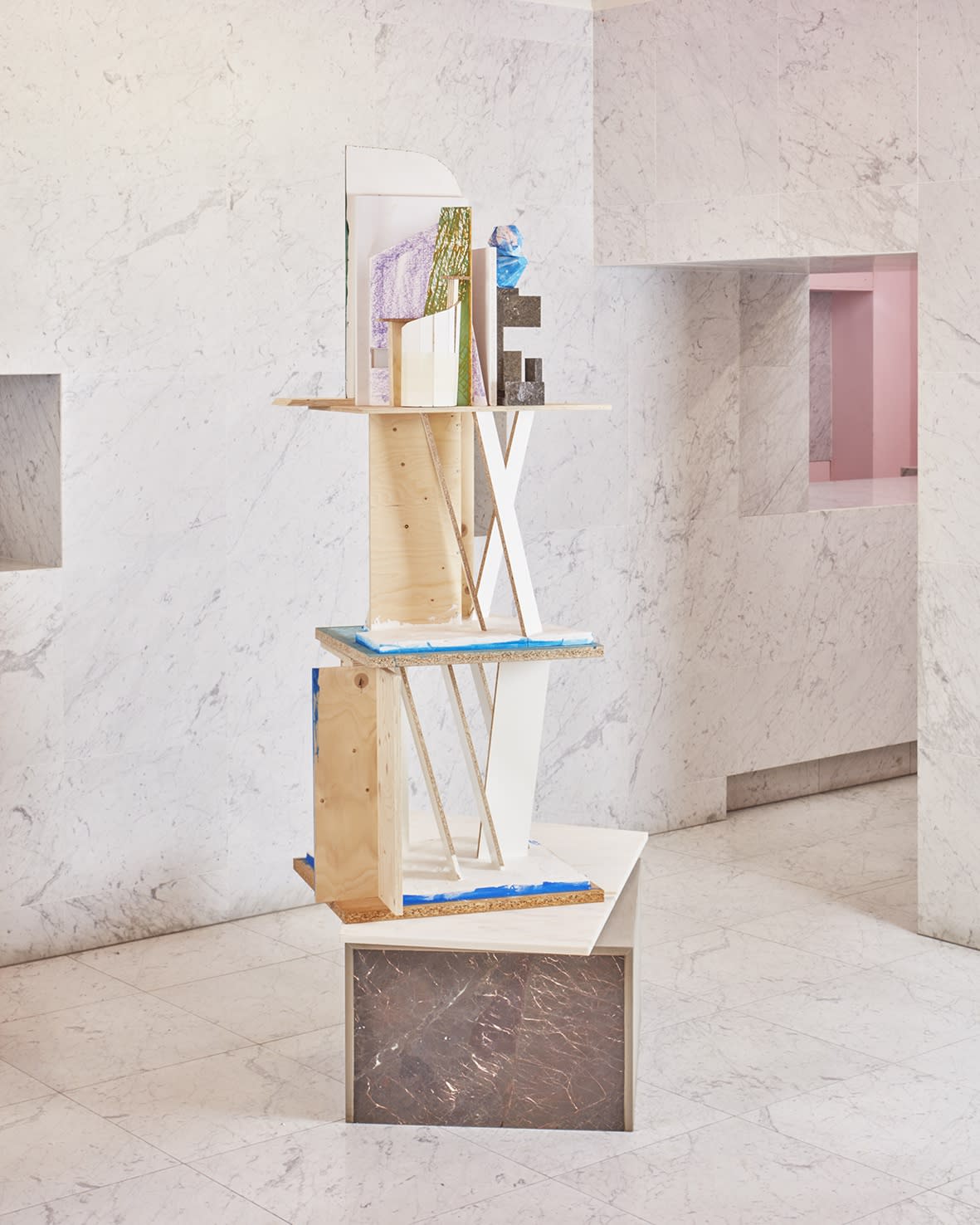 Jan De Cock Sculpture Memorial Raum