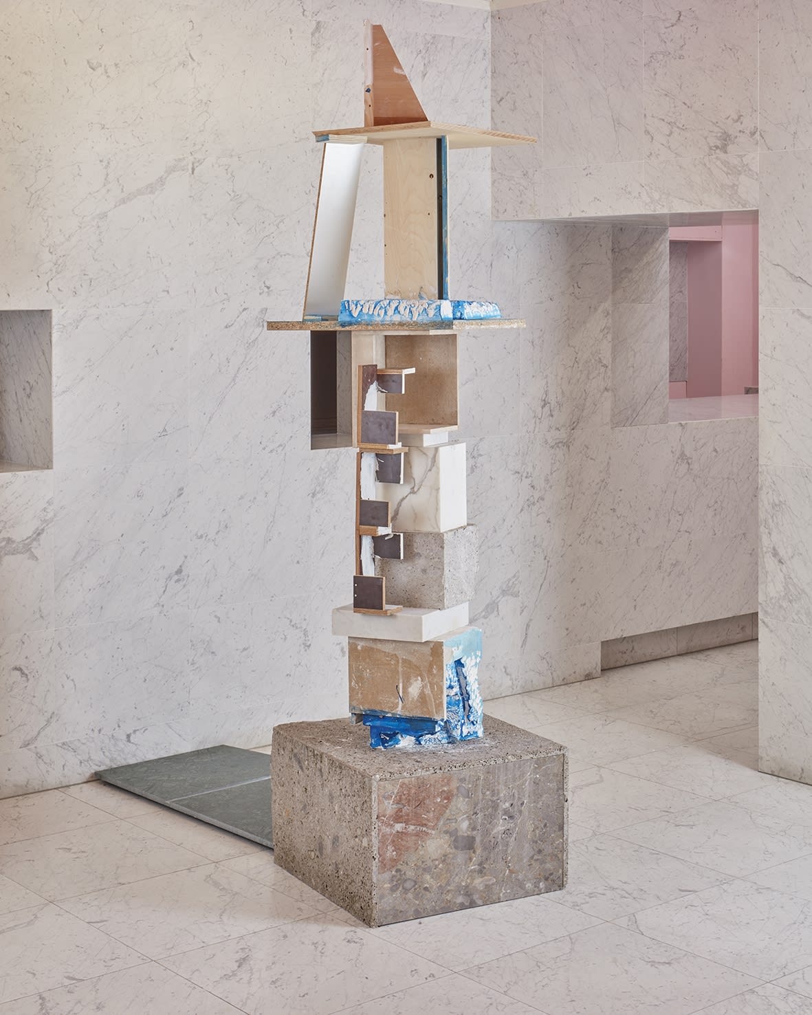 Jan De Cock Sculpture Memorial Raum