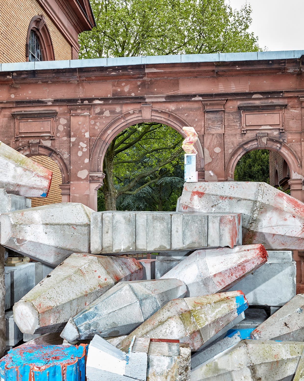 Jan De Cock Exhibition, Everything For You Frankfurt am Main, Sculpture Occupy Main Street