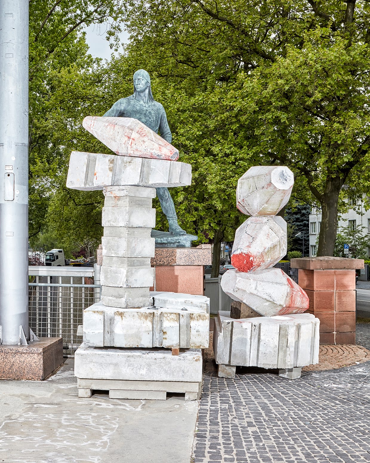 Jan De Cock Exhibition, Everything For You Frankfurt am Main, Sculpture Occupy Main Street