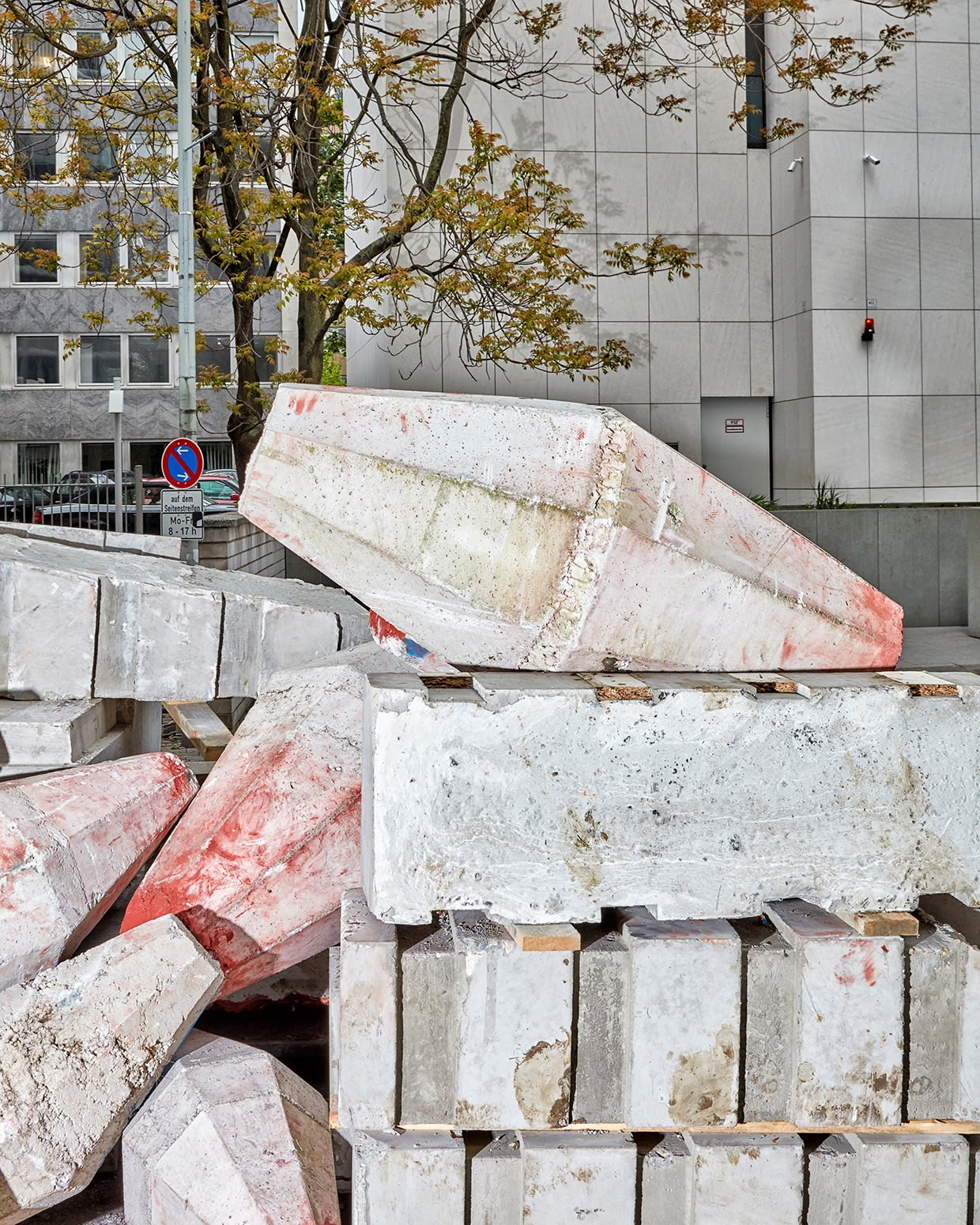 Jan De Cock Exhibition, Everything For You Frankfurt am Main, Sculpture Occupy Main Street