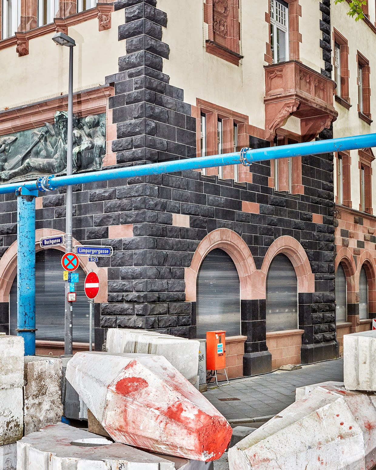 Jan De Cock Exhibition, Everything For You Frankfurt am Main, Sculpture Occupy Main Street