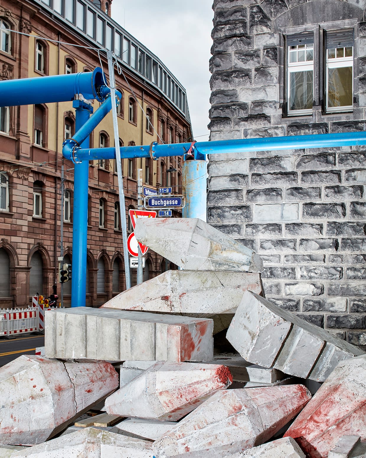 Jan De Cock Exhibition, Everything For You Frankfurt am Main, Sculpture Occupy Main Street