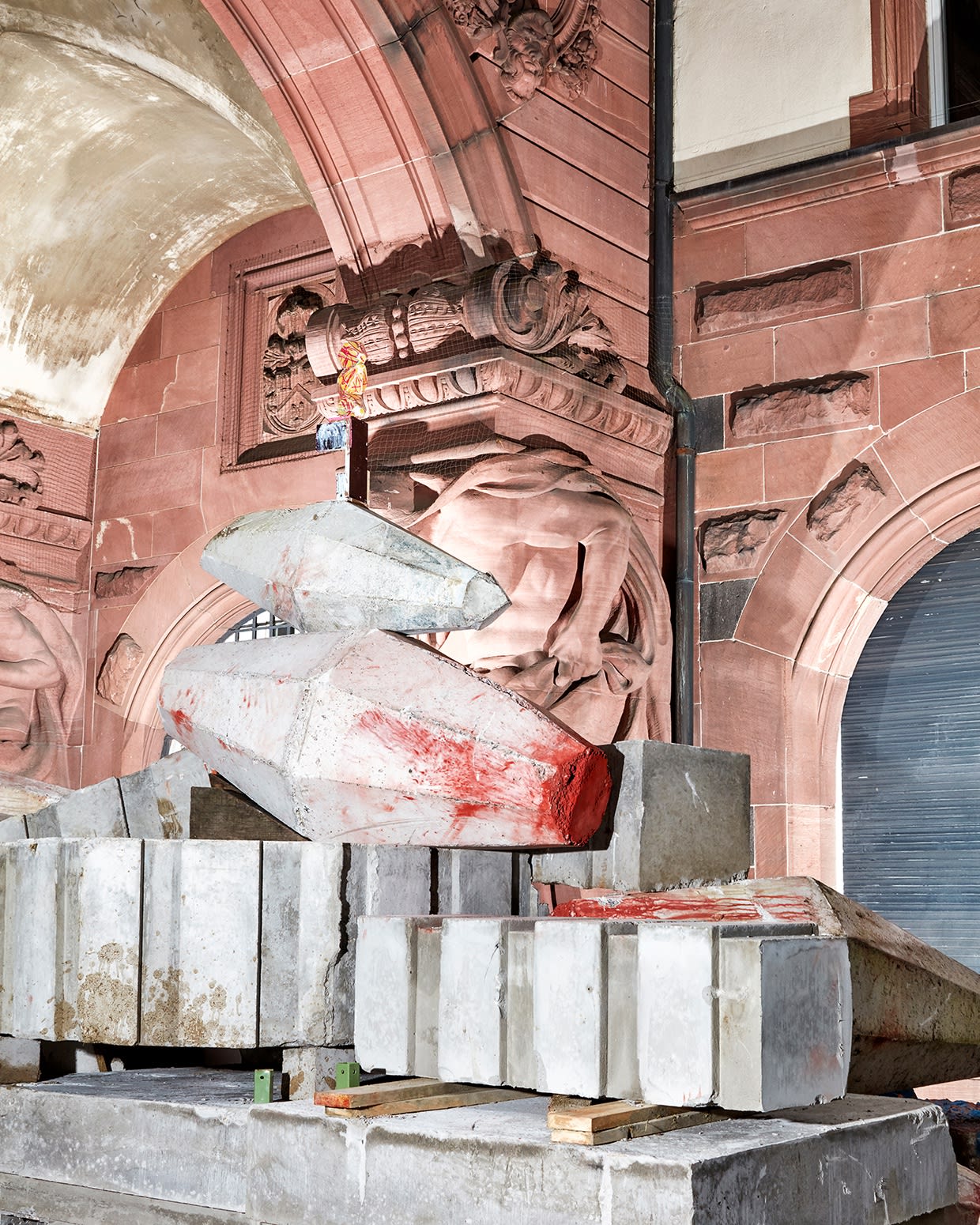 Jan De Cock Exhibition, Everything For You Frankfurt am Main, Sculpture Occupy Main Street