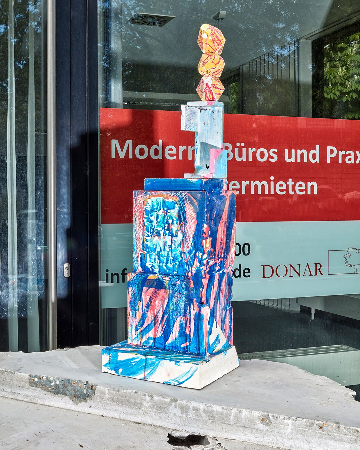 Jan De Cock Exhibition, Everything For You Frankfurt am Main, Sculpture Occupy Main Street