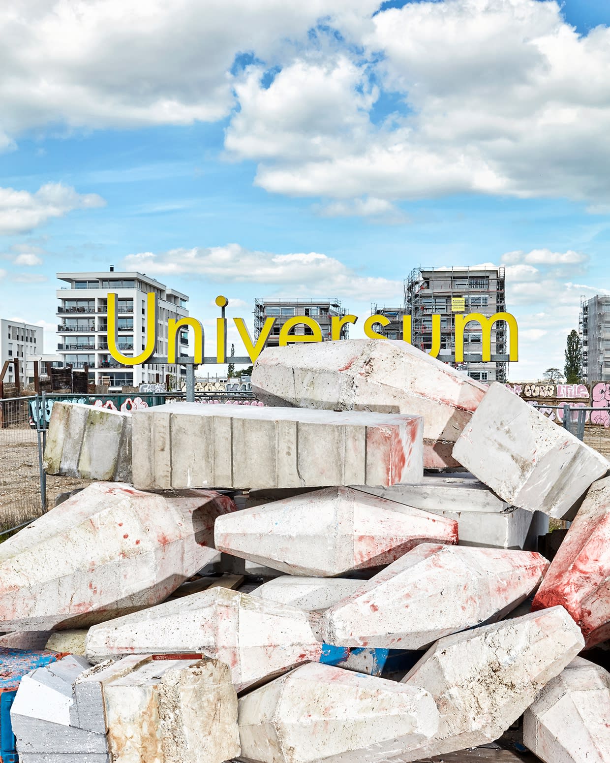Jan De Cock Exhibition, Everything For You Frankfurt am Main, Sculpture Occupy Main Street