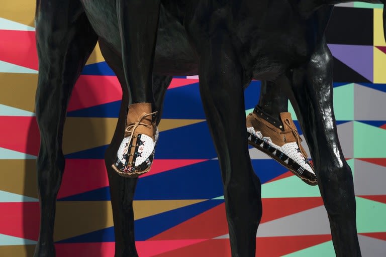 Jeffrey Gibson, WHEN FIRE IS APPLIED TO A STONE IT CRACKS