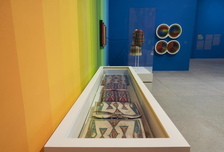 Jeffrey Gibson, WHEN FIRE IS APPLIED TO A STONE IT CRACKS