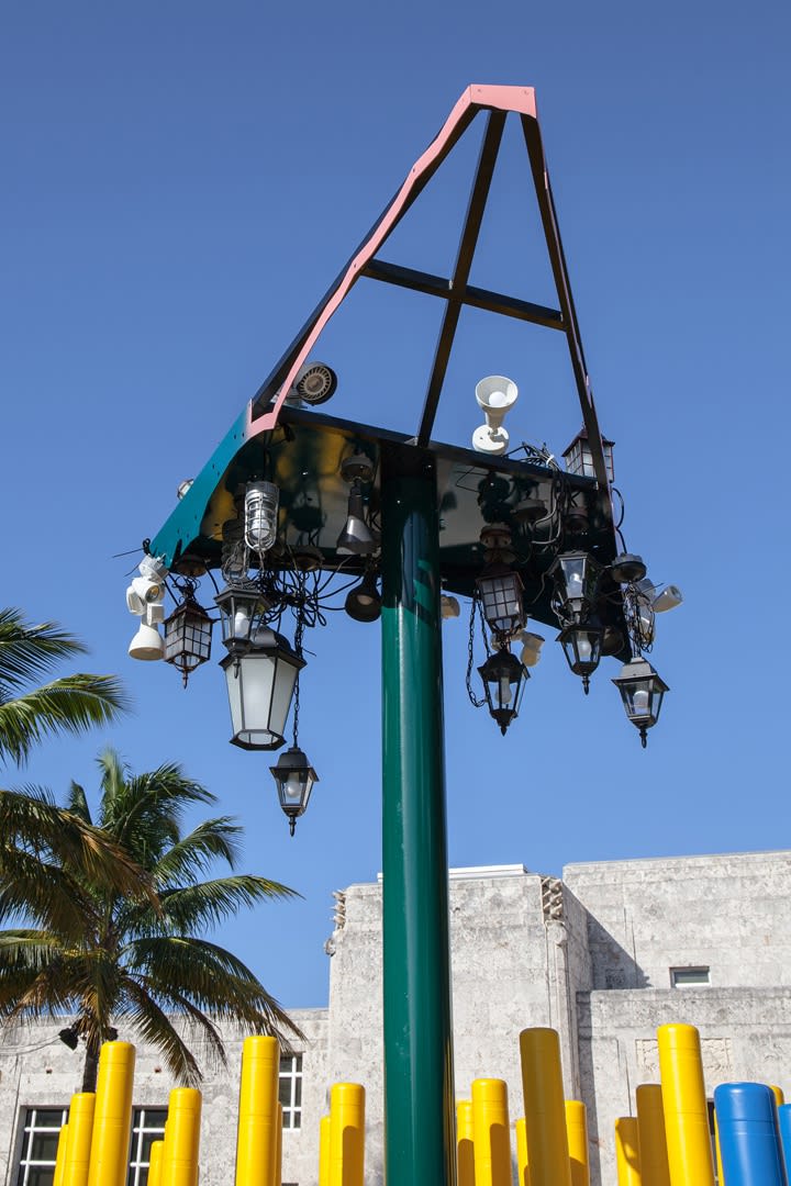 Jessica Stockholder, Angled Tangle, 2014