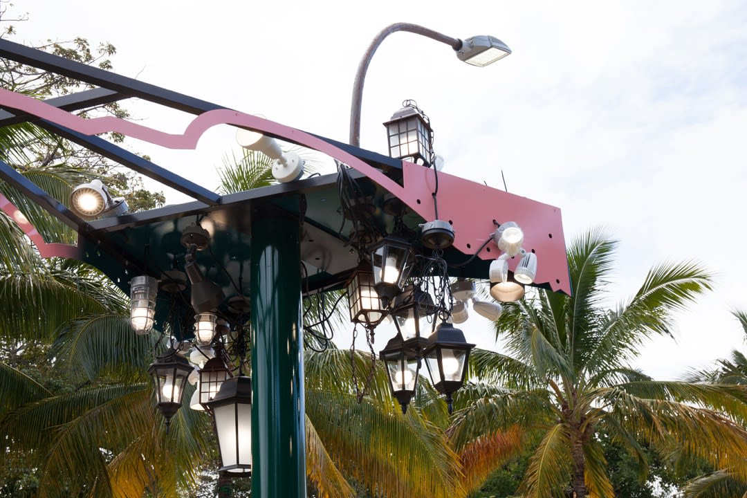 Jessica Stockholder, Angled Tangle, 2014