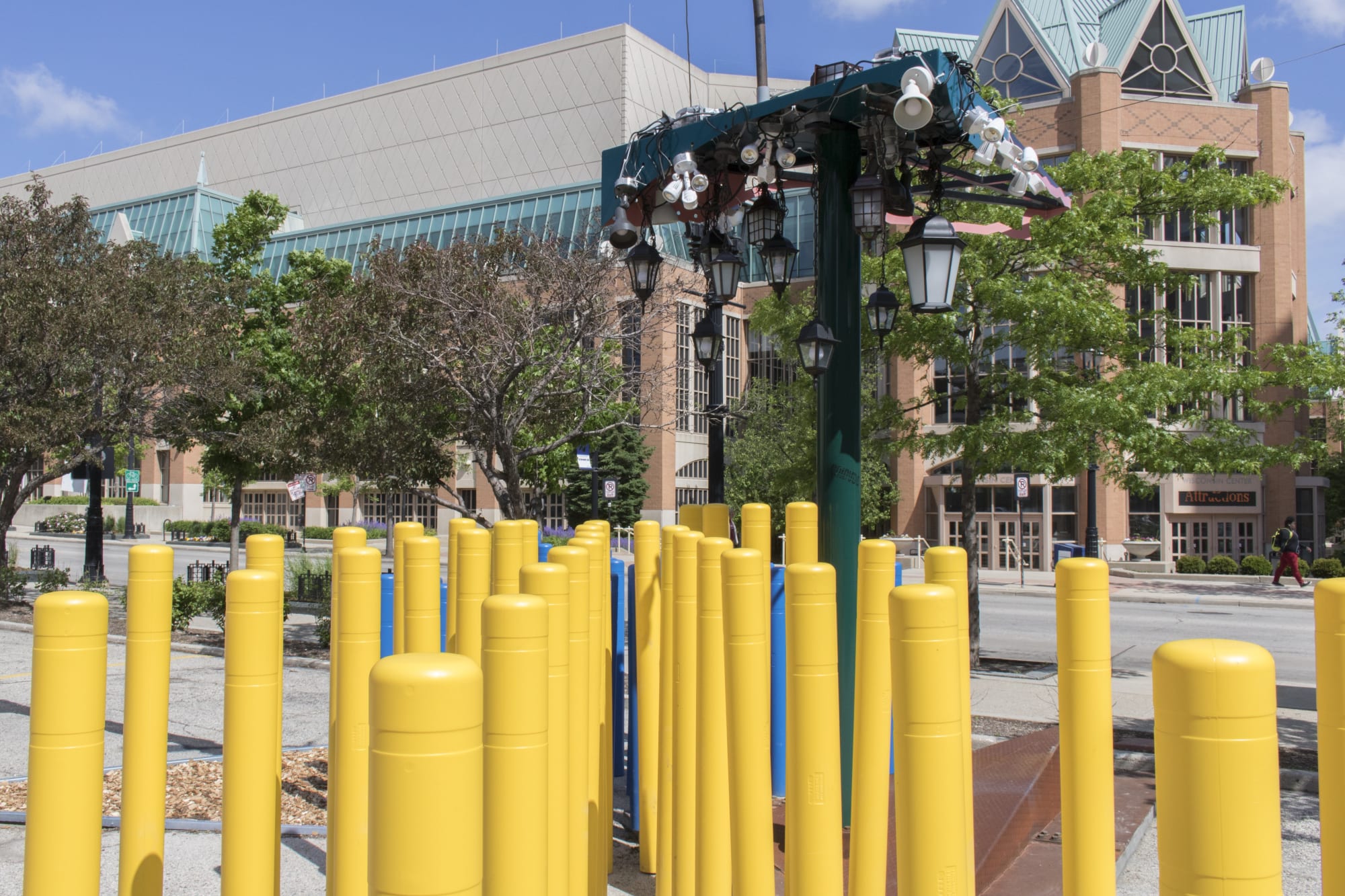 Jessica Stockholder and Tony Tasset, Sculpture Milwaukee