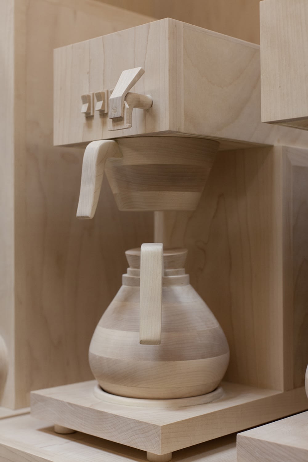 Roxy Paine, Apparatus