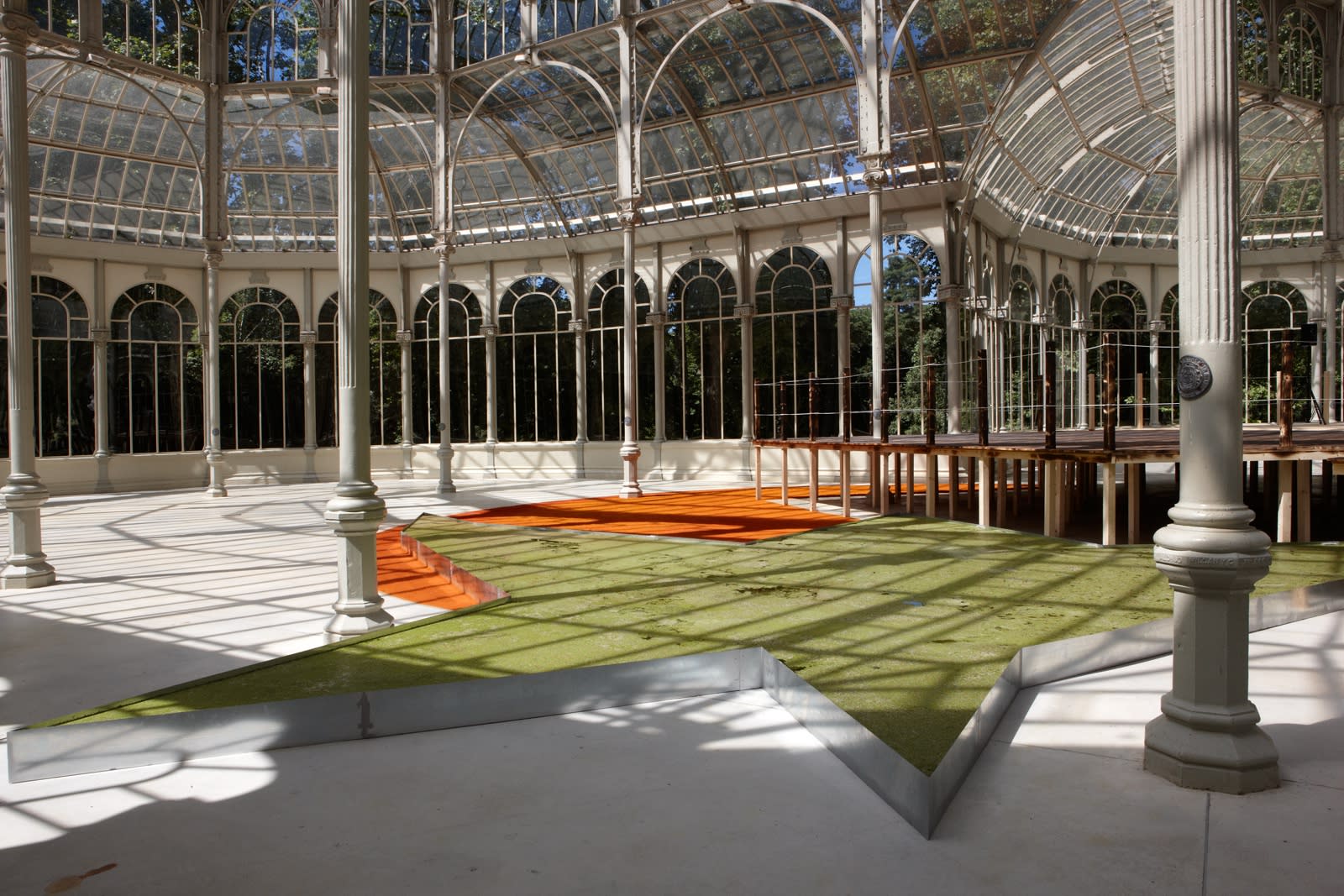 Jessica Stockholder, Peer Out to See