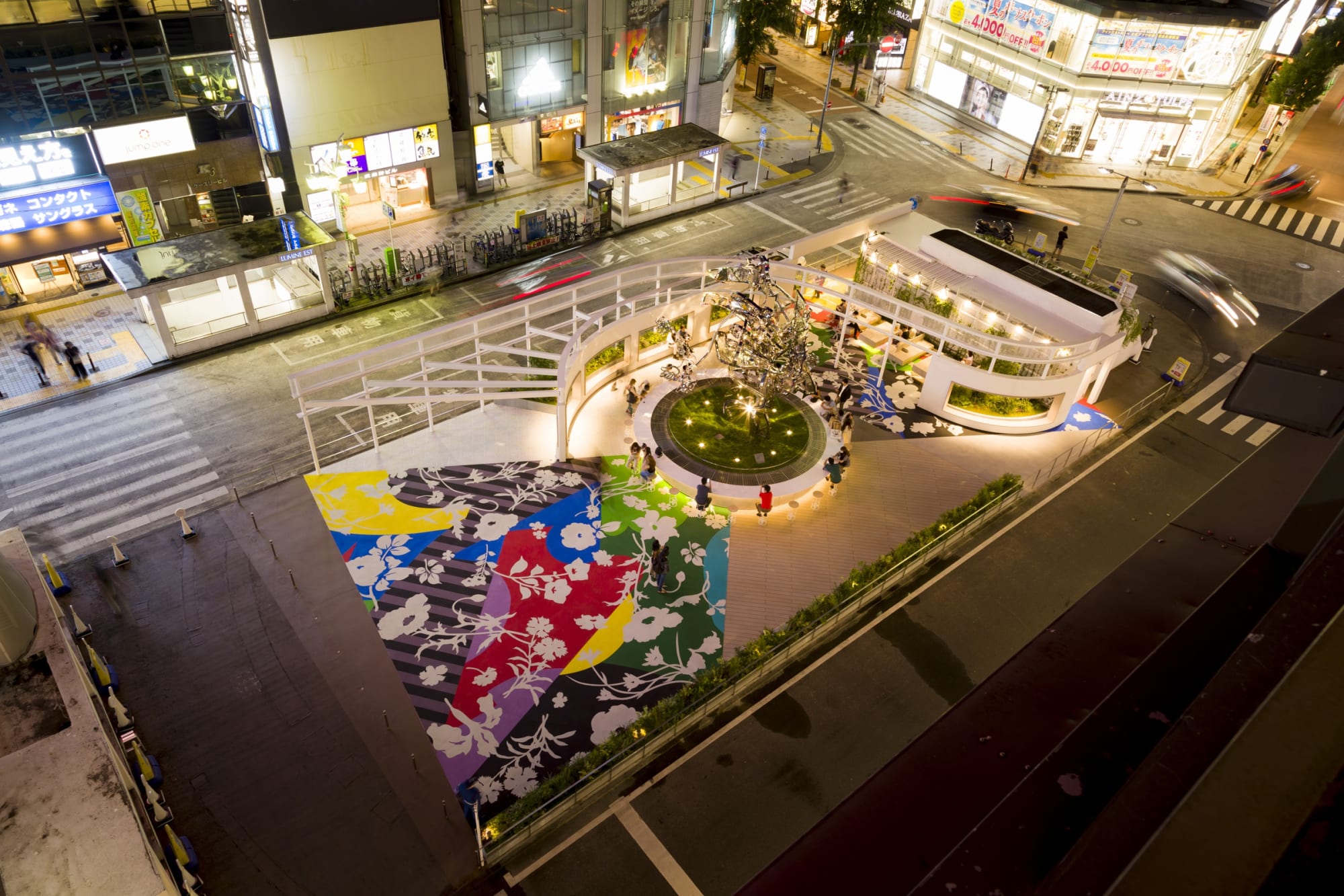 Tomokazu Matsuyama, JR Shinjuku Station East Square