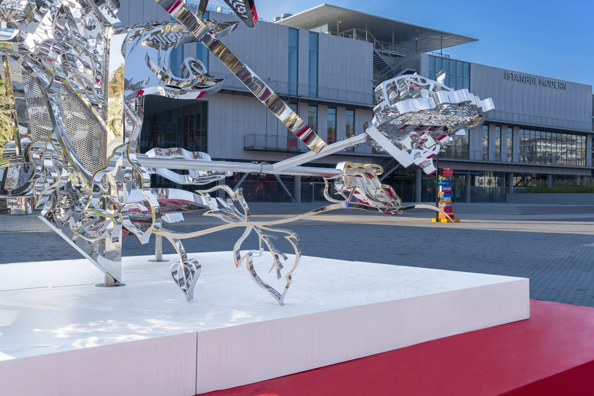 Tomokazu Matsuyama in The Istanbul Biennale