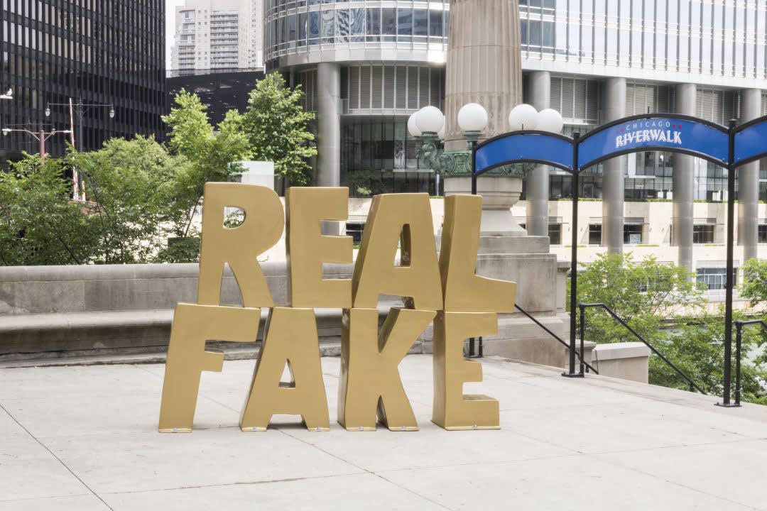Tony Tasset and Scott Reeder, Chicago Riverwalk