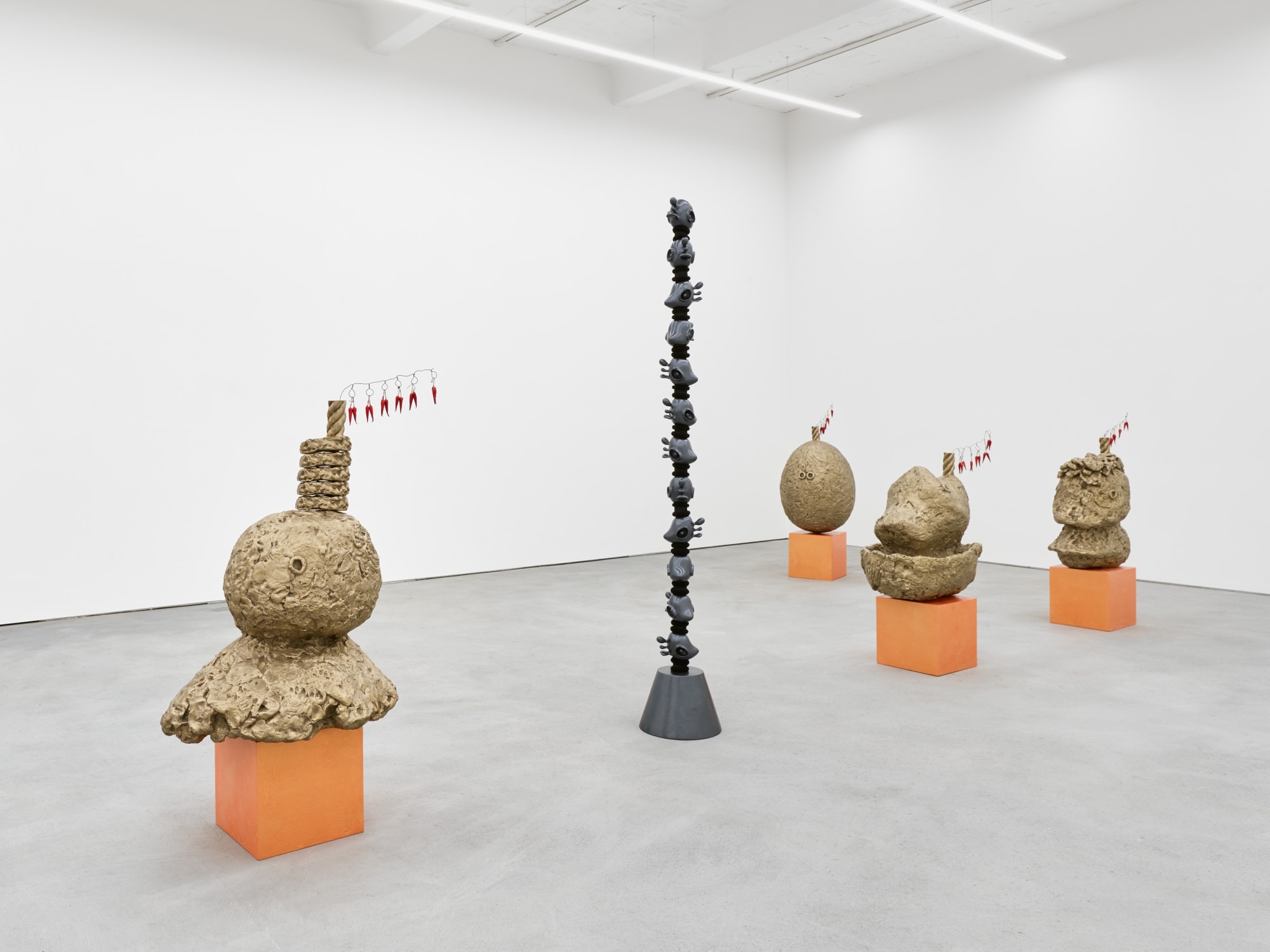 YU HONGLEI exhibition view, Yu Honglei, Kraupa-Tuskany Zeidler, Berlin, 2018