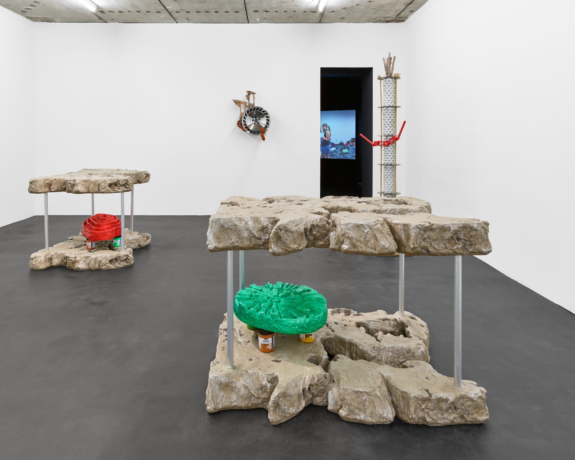 LIVING SCI-FI UNDER THE RED STARS