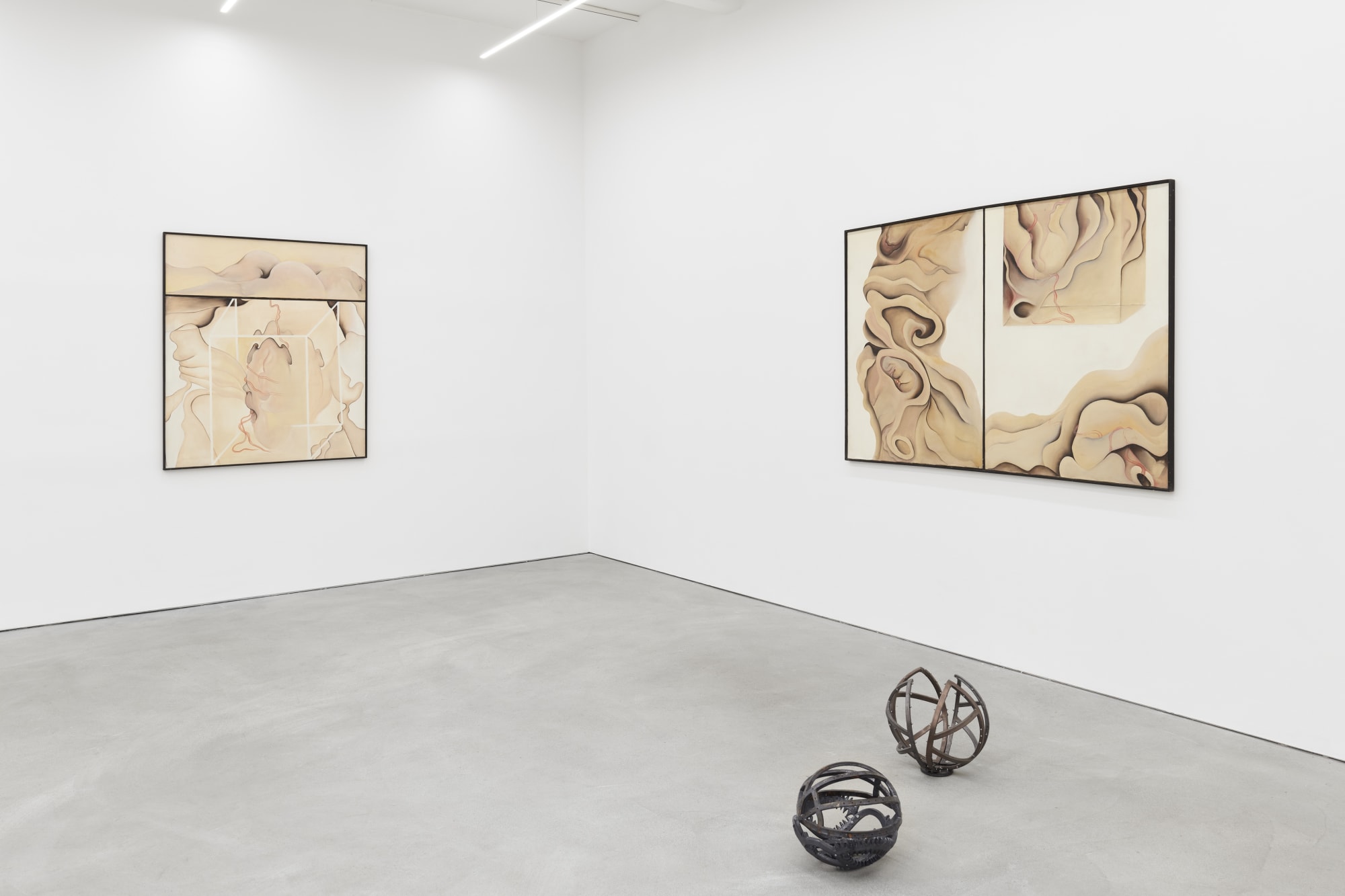 MIRIAM MANIA MUNSKY, HANNA MARIA HAMMARI exhibition view, Liminal States, Kraupa-Tuskany Zeidler, Berlin 2019-2020