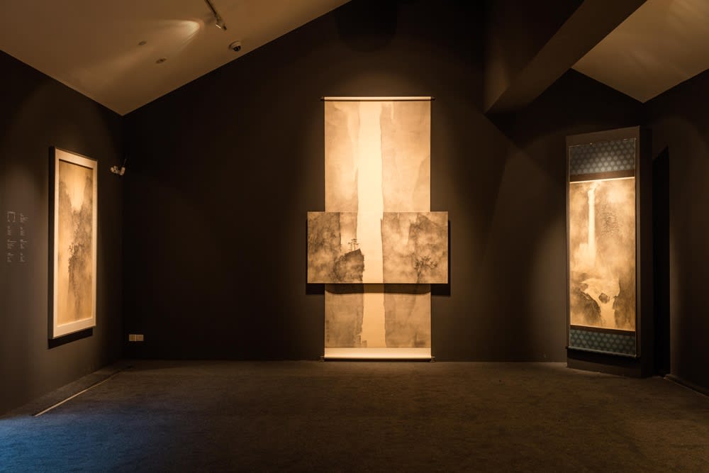 Fantasies on Paper and Enchantments in Gold - Solo Exhibition of Li Huayi