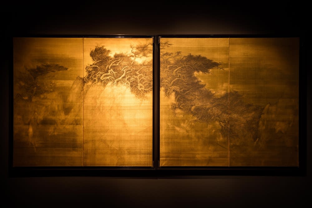 Fantasies on Paper and Enchantments in Gold - Solo Exhibition of Li Huayi