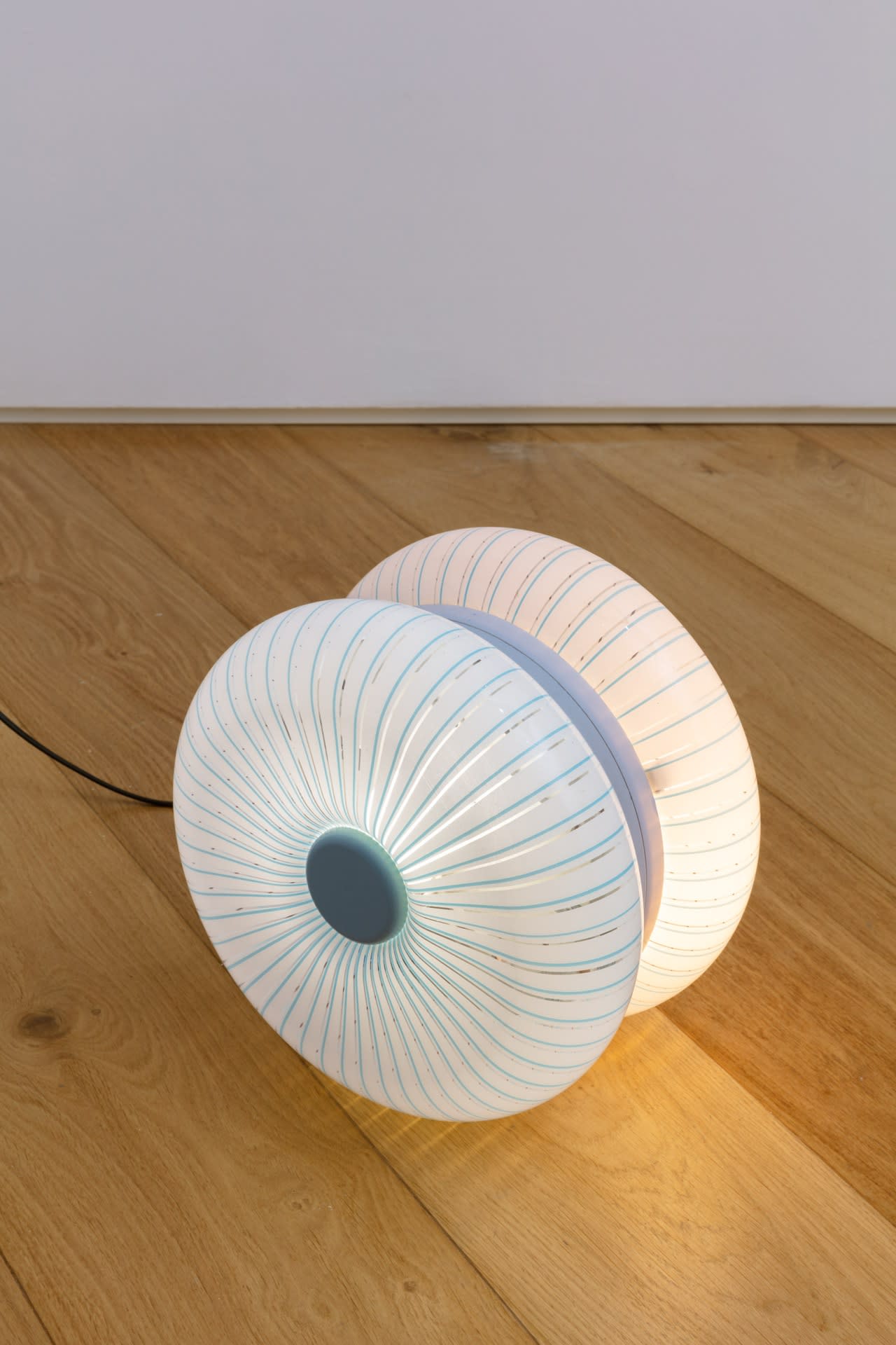 Alek O. Non si può tornare indietro nemmeno di un minuto, 2022 Lamp