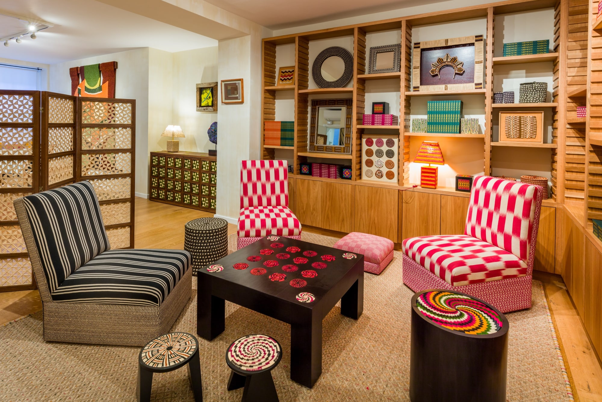 Magnetic Midnight Maison