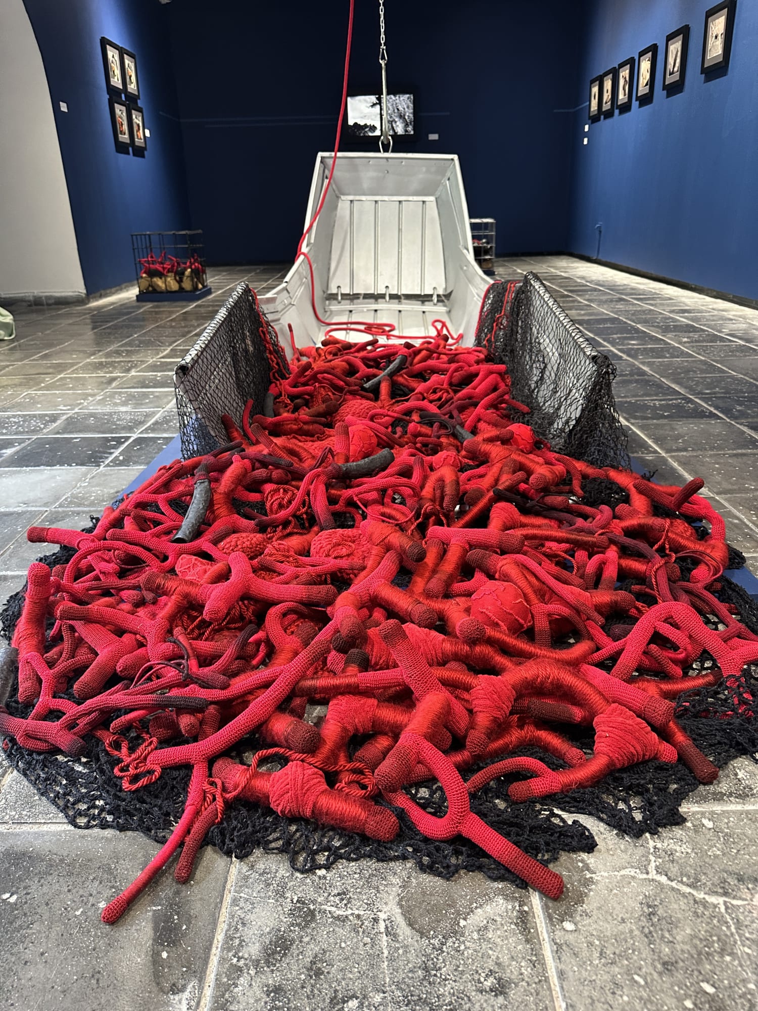 Dhara Rivera, Violencia al filo