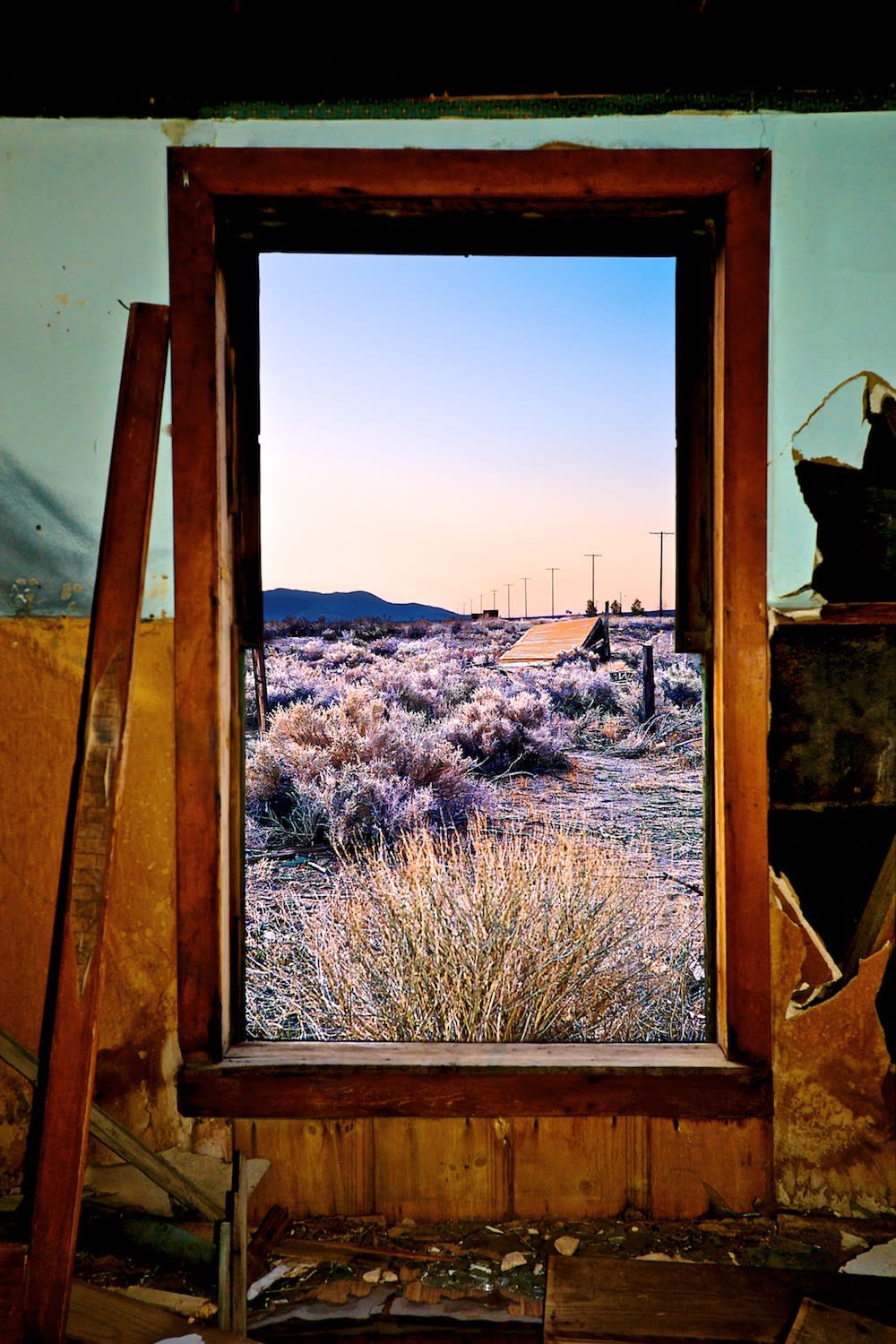 Osceola Refetoff, Persistent Horizon - Olancha, California - 2009