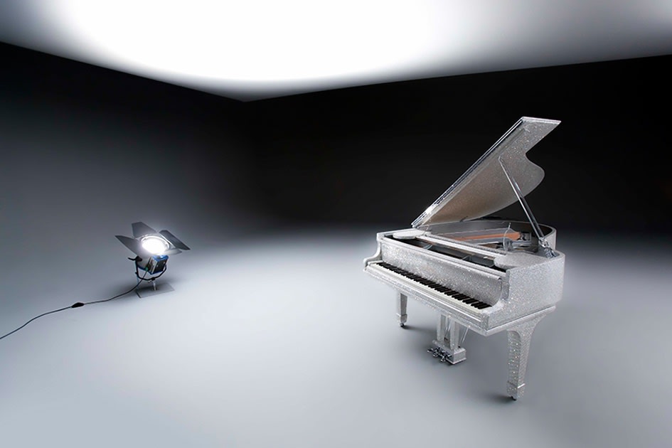 THE CRYSTAL GRAND PIANO 2015 Commissioned by an influential Qatari sheikh