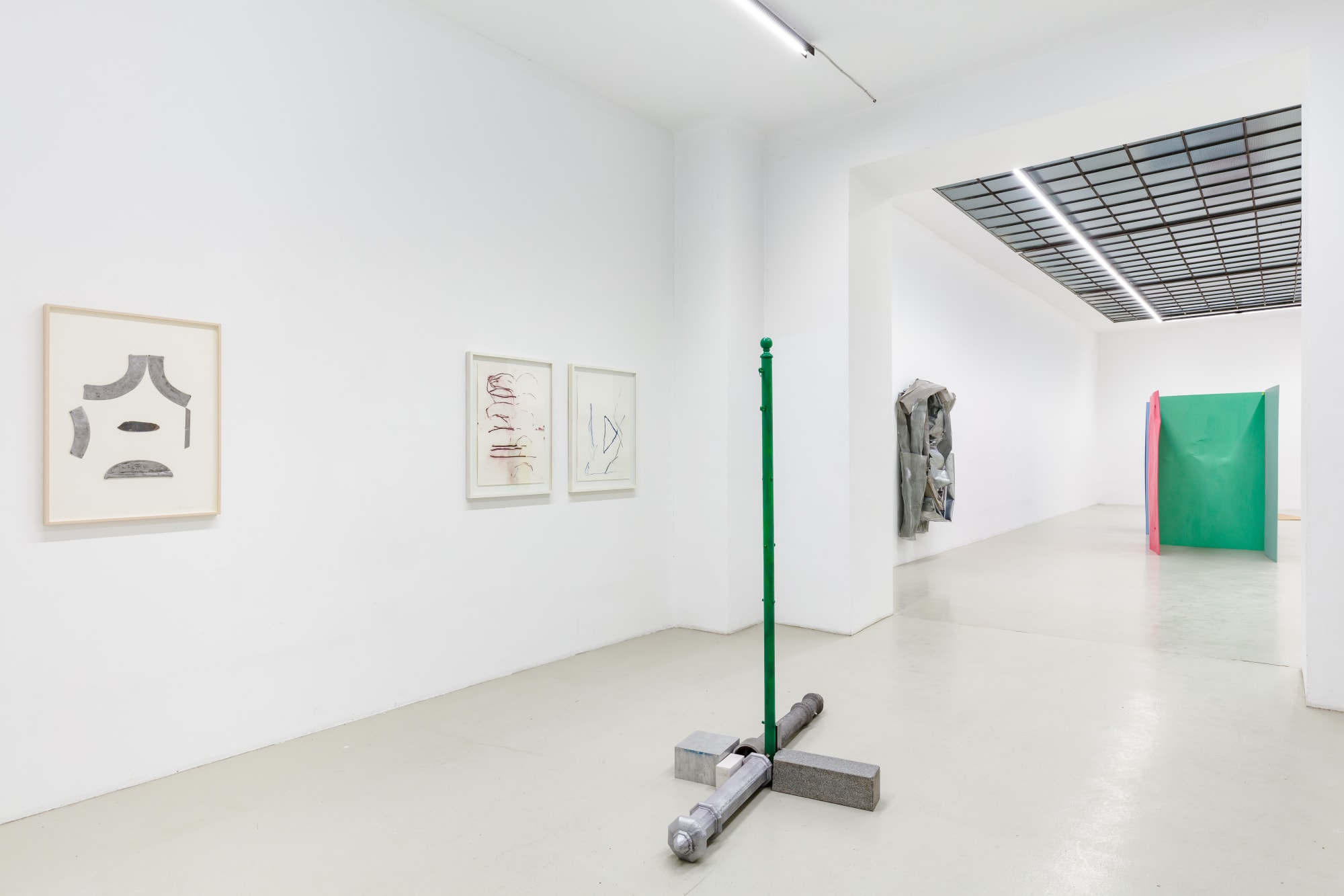 Michael Kienzer | Mrs Black and Mr White they have never seen a shade of pink and grey