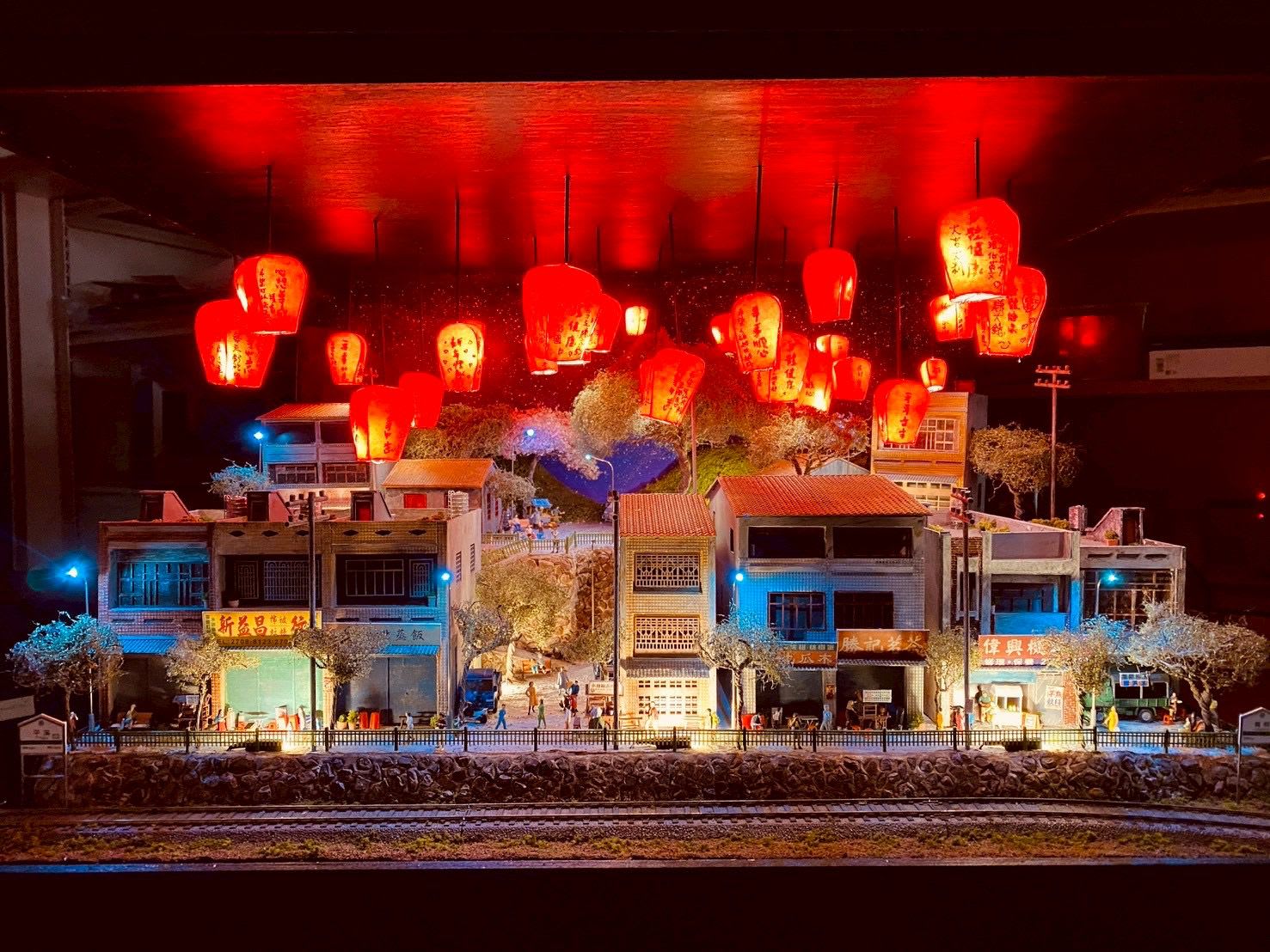 Title: PingXi Nights Duration: 5.5 months Ratio: 1/87 Size: W65cm x H65cm x D65cm
