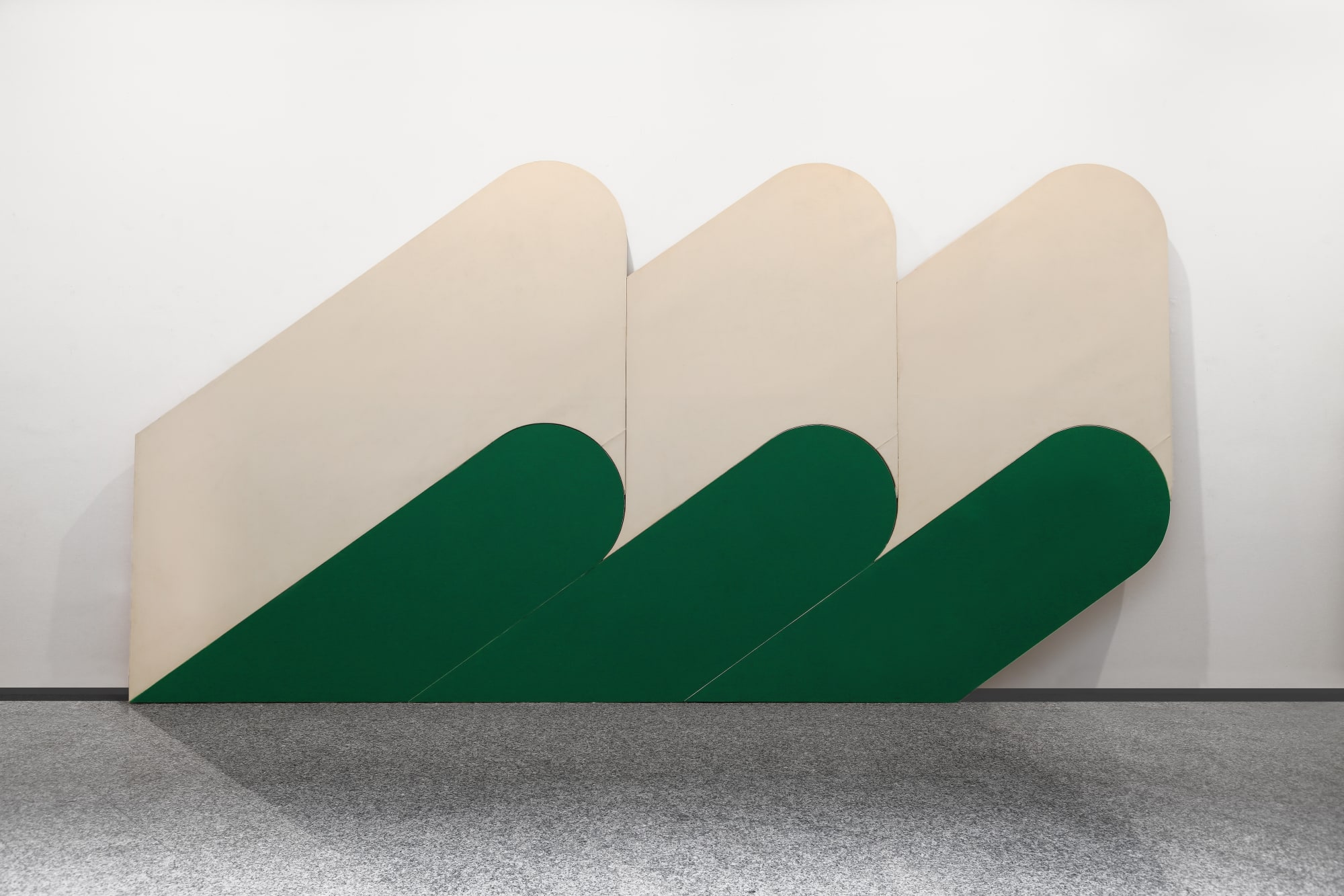 Strutture assonometriche (per Danny n.1), 1968, olio su tela su legno, cm 271x514x9.