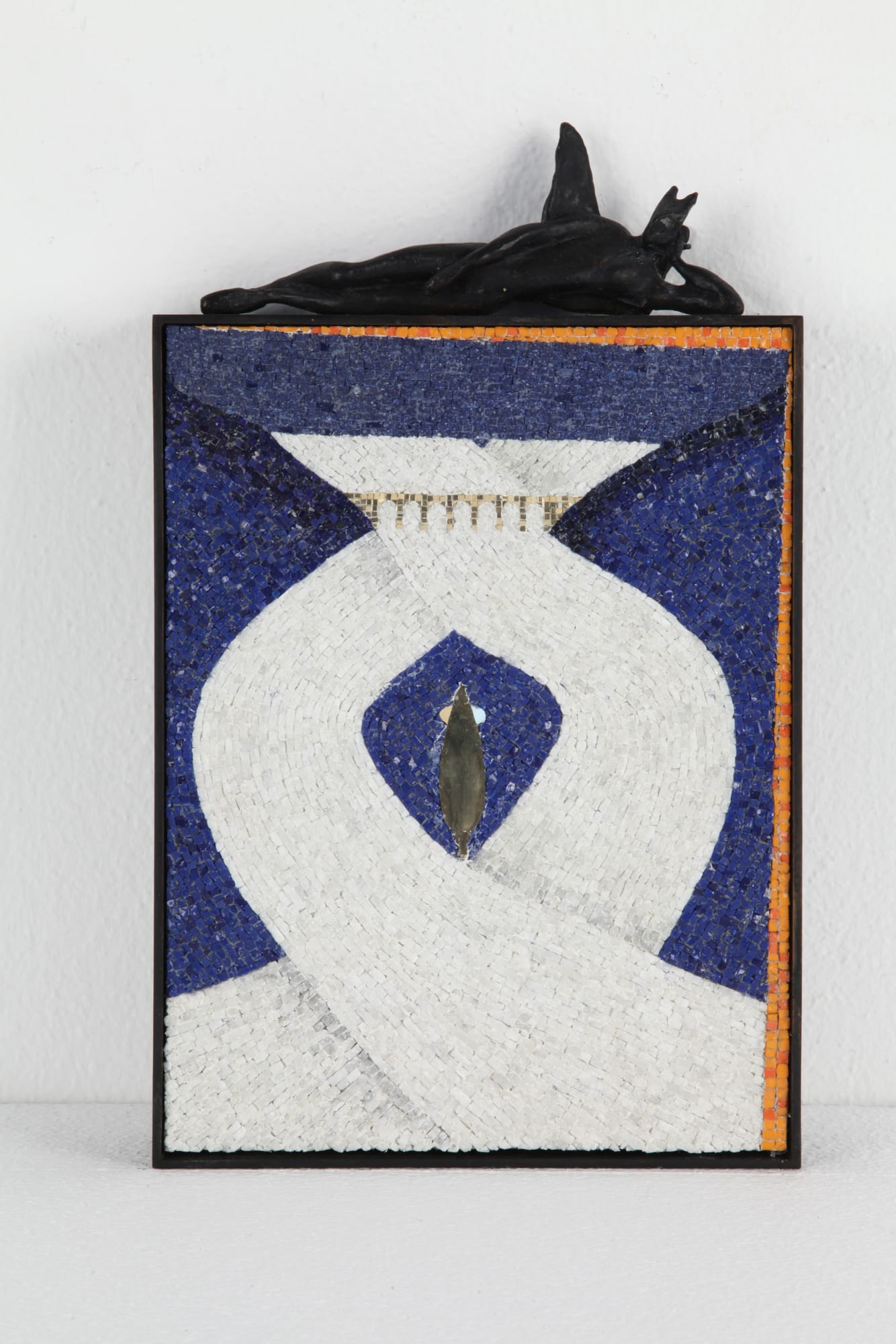 In-Es, 2012, mosaico e bronzo, cm 34X20,5X5