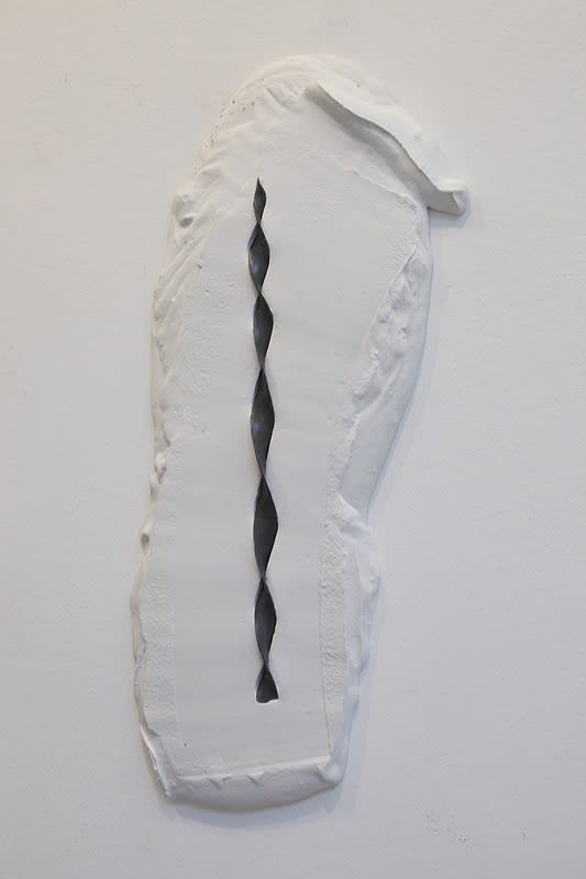 Paolo Icaro, Spirale, 1995, gesso e piombo, cm 67,5x29x3