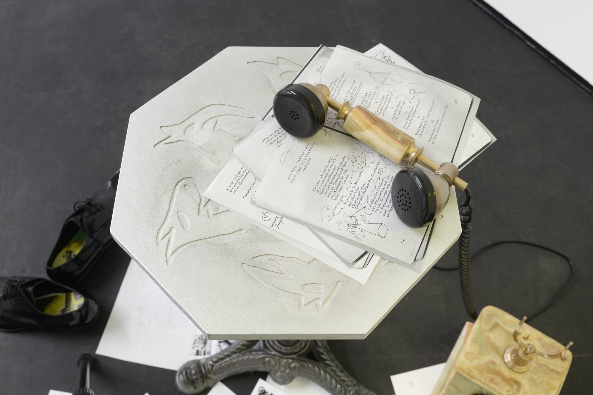 present pendulum | niko abramidis &ne