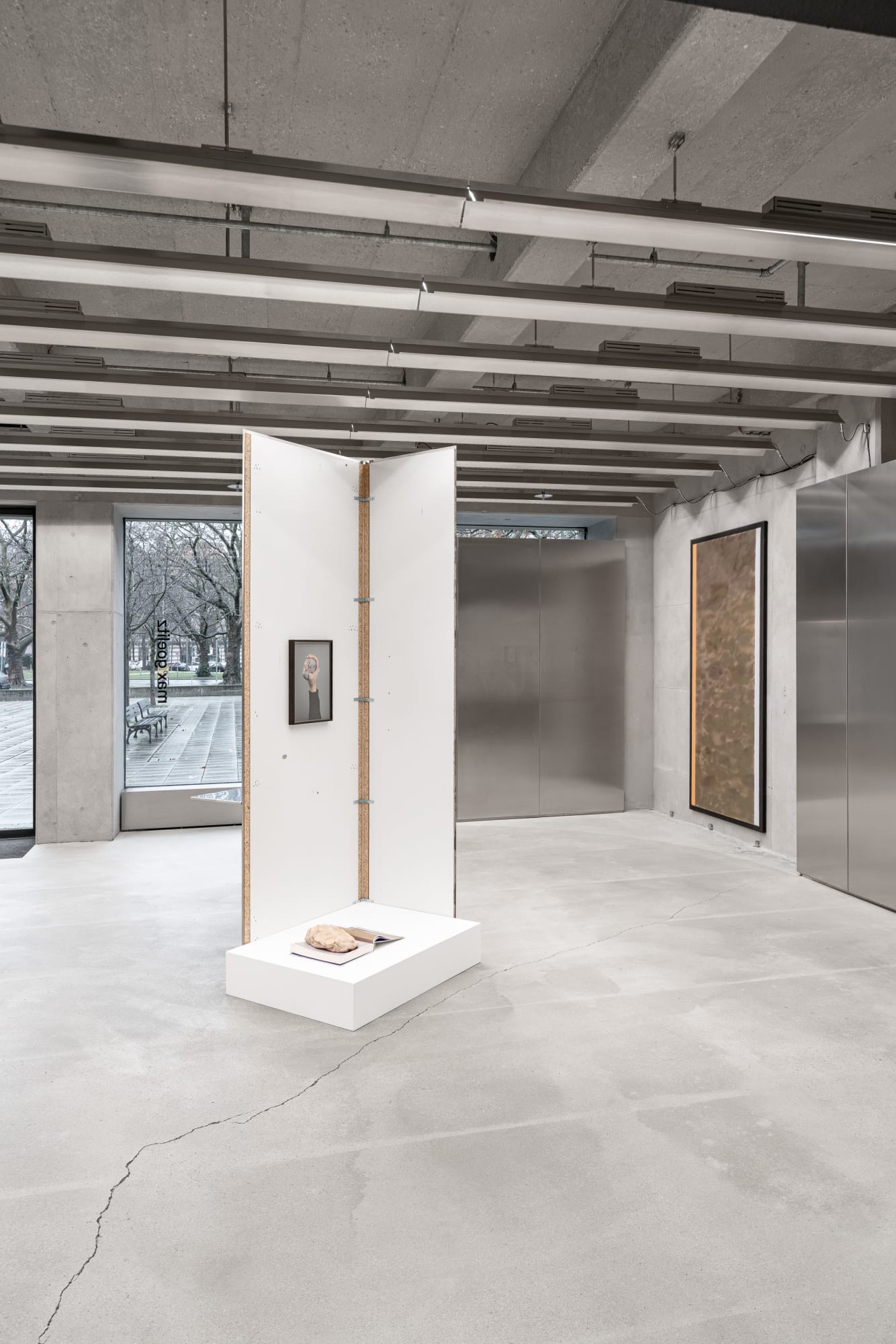 objects in mirror are closer than they appear | munich