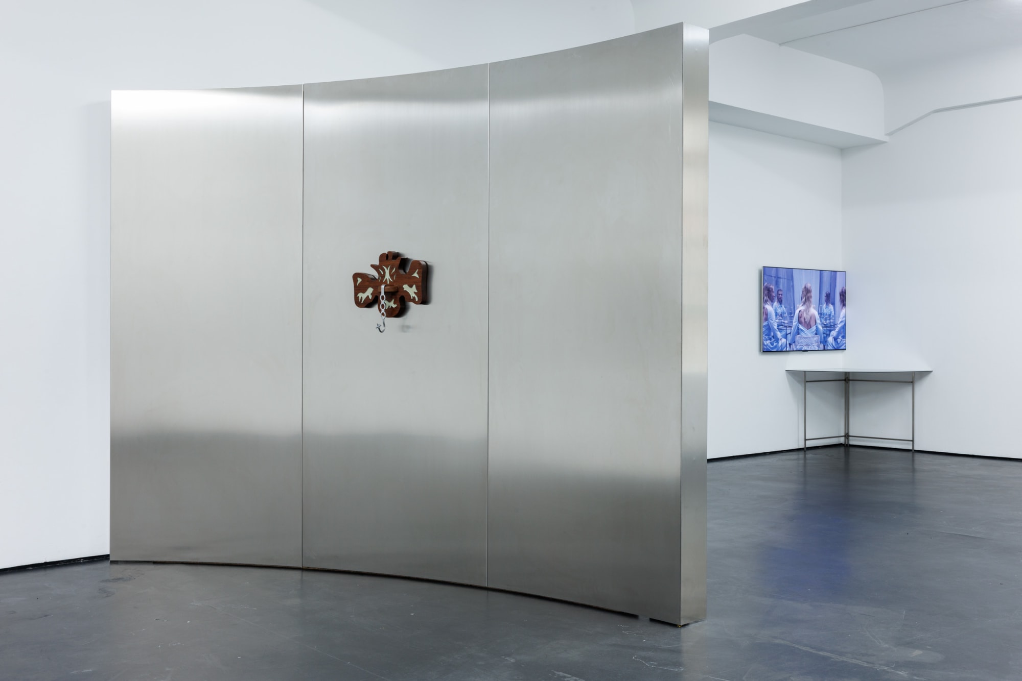 objects in mirror are closer than they appear | berlin