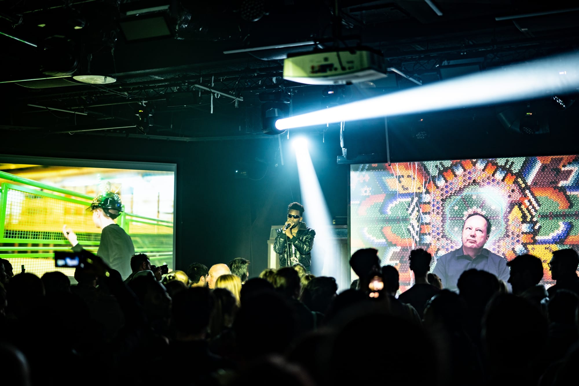 Haroon Mirza & Jack Jelfs, The Wave Epoch at DRAF Evening of Performances, Ministry of Sound London (2019) | Photo: Jun Yoko Yana