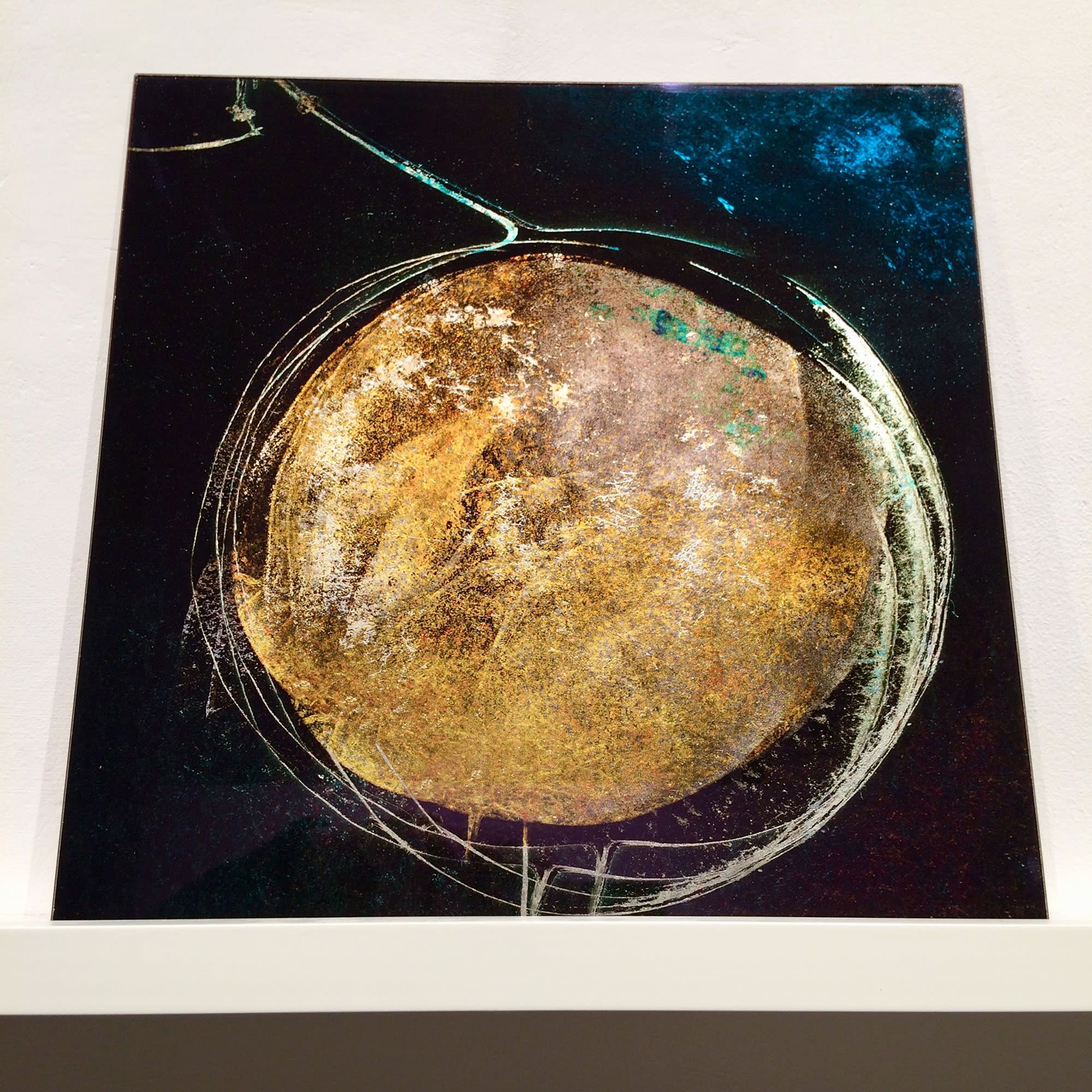 HUMILITY - Red & Moon Gold