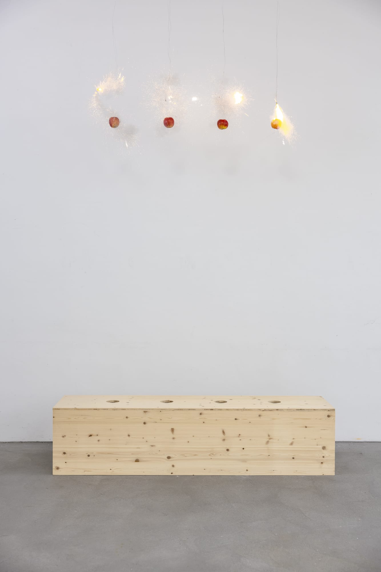 The Little Art Window: Roman Signer "VIER APFEL"