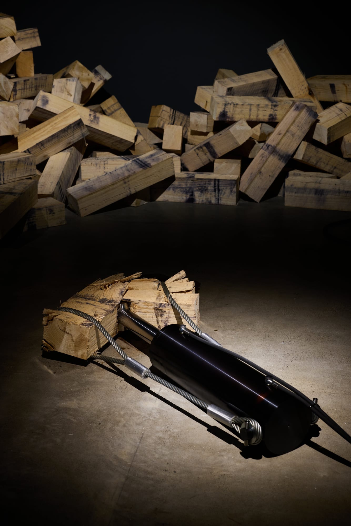 violenza casuale, 2008–25, Arcangelo Sassolino Photo credit: Jesse Hunniford Image courtesy Museum of Old and New Art, Hobart, Tasmania, Australia