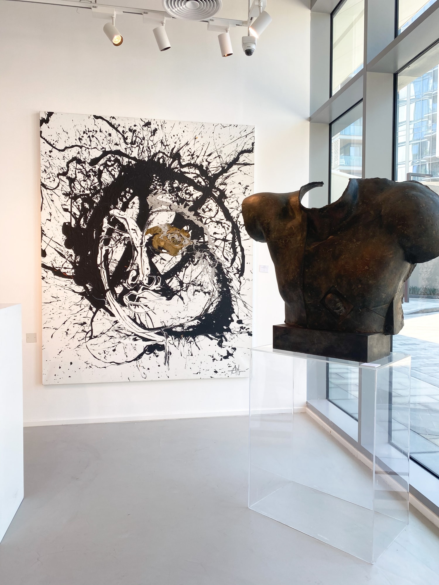 Manu Alguerò - The Art of Explosion