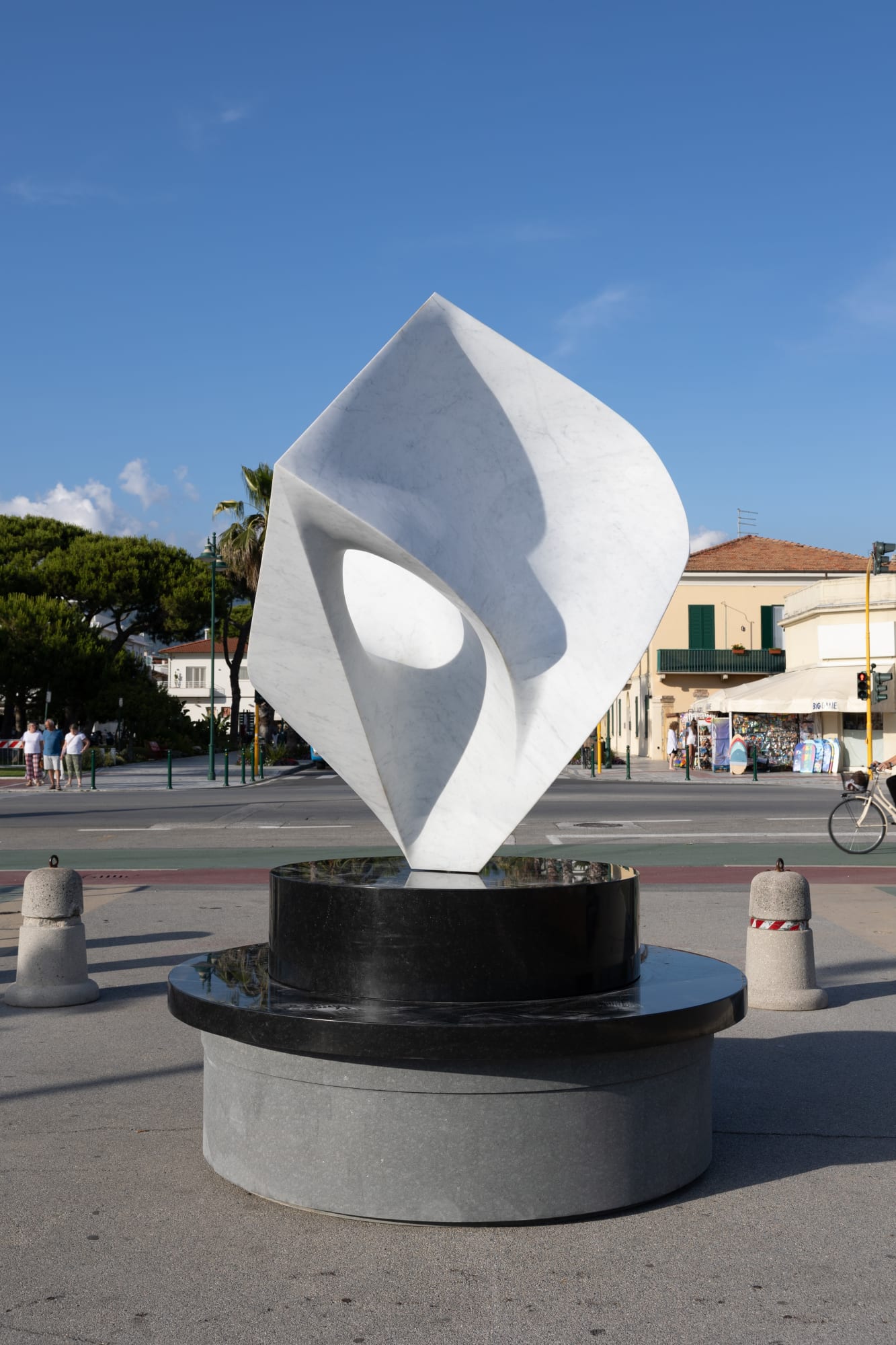 Gustavo Vélez: Essere Geometrico