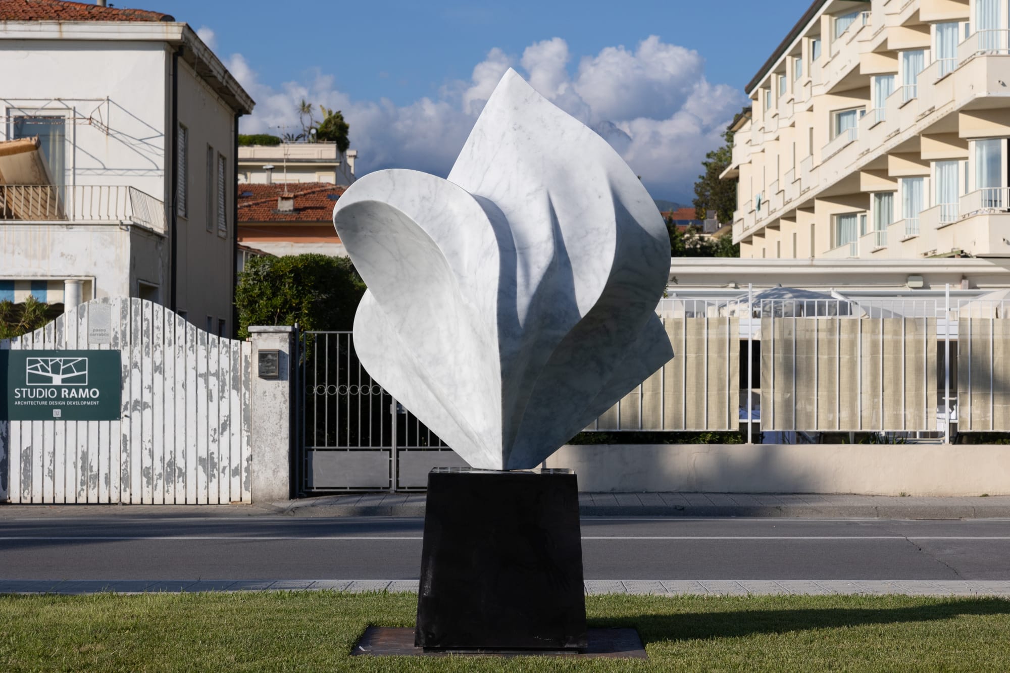 Gustavo Vélez: Essere Geometrico