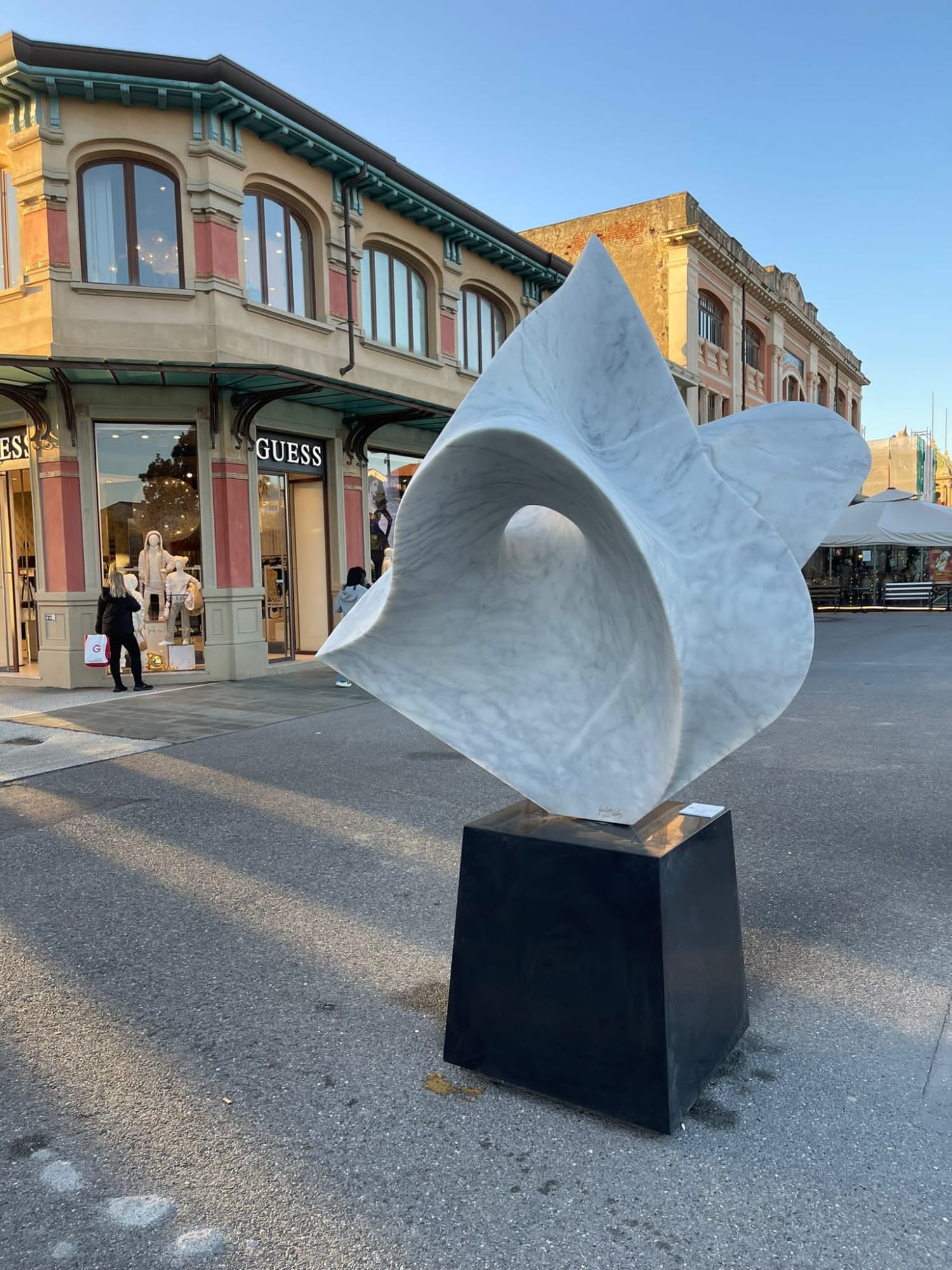 Gustavo Vélez ESSERE GEOMETRICO, Viareggio