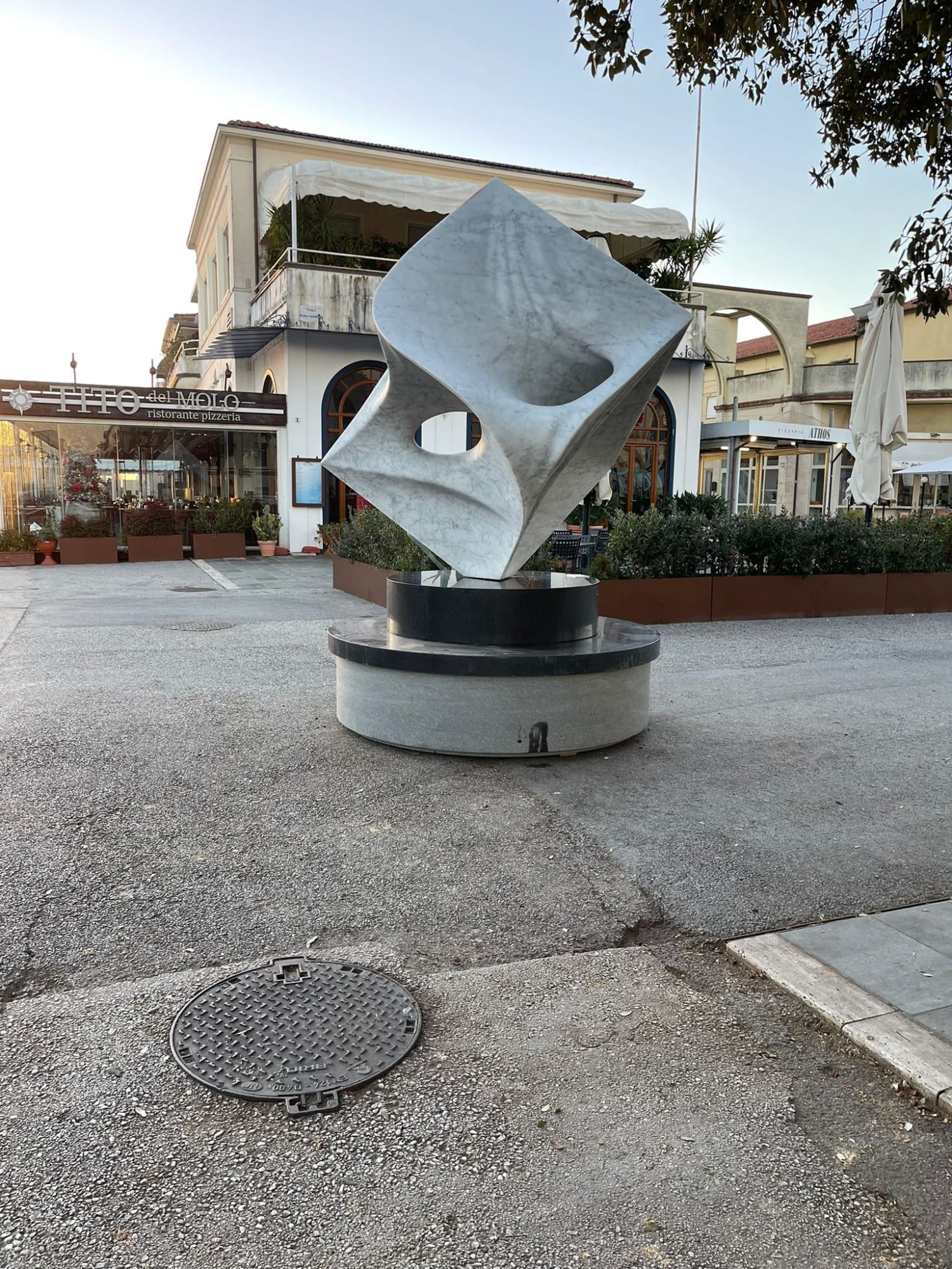 Gustavo Vélez ESSERE GEOMETRICO, Viareggio