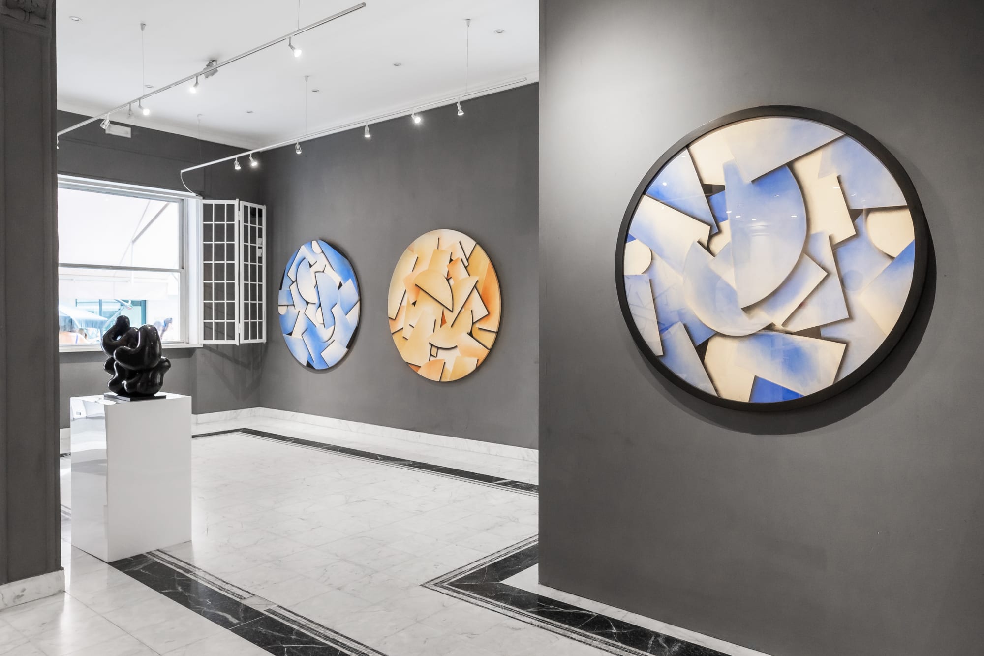 Sophia Vari: Eidos – La Forma della Felicità